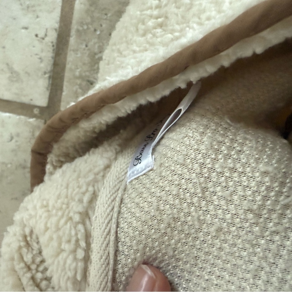Brand new condition Bass pro shop XL Sherpa - Picture 4 of 4